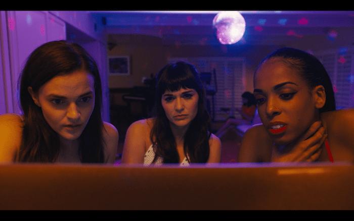 cam-girls-investigating